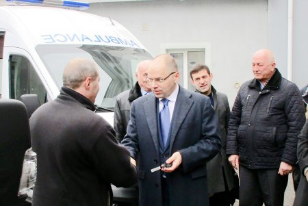 Новые автомобили скорой медицинской помощи отправились в южные районы Одесского региона (фото)