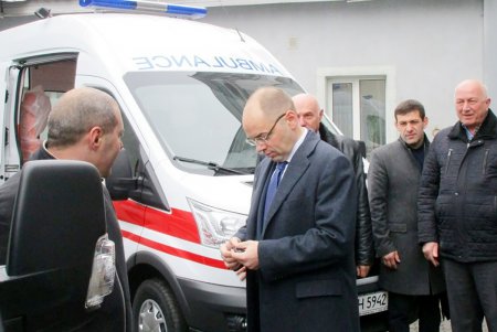 Новые автомобили скорой медицинской помощи отправились в южные районы Одесского региона (фото)