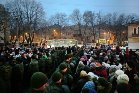 Приложиться к мощам Святого Пантелеймона Целителя в Спасо-Преображенском соборе можно круглосуточно (фото)
