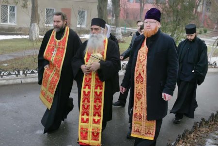 Мощи святого великомученика и целителя Пантелеймона были доставлены в Одесский онкодиспансер (фоторепортаж)