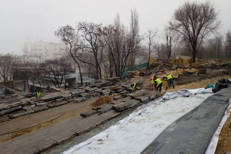 Накануне непогоды проведена гидроизоляция Потемкинской лестницы (фото)