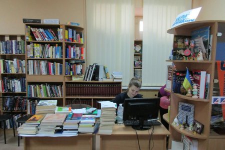 Празднику влюбленных посвящается: книги, цветы и теплые встречи (фото)