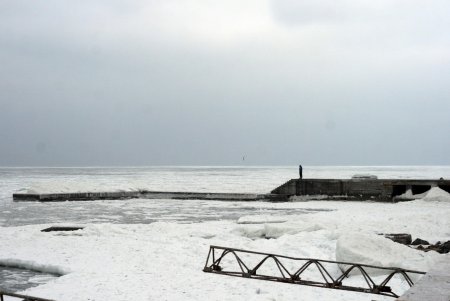 Сегодня, наконец, зима встретилась с весною (фоторепортаж)