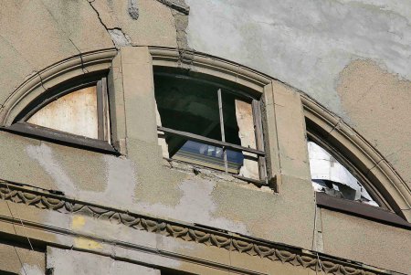 Главная улица Одессы одевается в строительные леса (фоторепортаж)