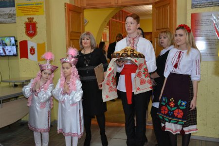 Китайские партнеры подарили одесским школьникам современные компьютеры (фото)