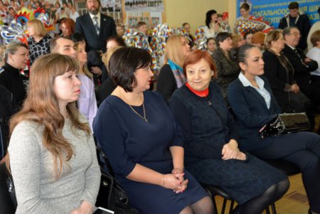Китайские партнеры подарили одесским школьникам современные компьютеры (фото)