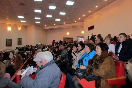 Глава Суворовской райадминистрации отчитался о работе перед жителями района (фото)