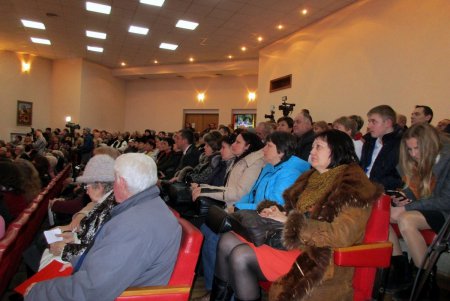Глава Суворовской райадминистрации отчитался о работе перед жителями района (фото)