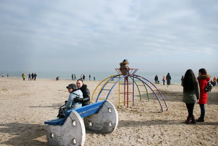 В Одессе Масленица и почти пляжный сезон почти что встретились (фоторепортаж)