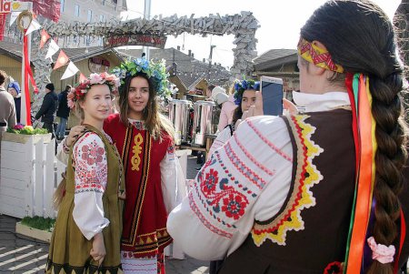 В Городском саду состоялся фестиваль «Масленица»  (фоторепортаж)