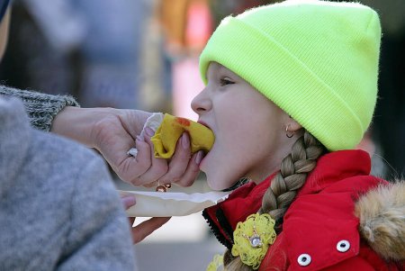 В Городском саду состоялся фестиваль «Масленица»  (фоторепортаж)