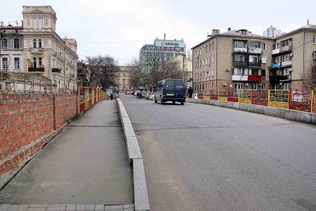Мосту Коцебу очнулся от затяжной зимней спячки (фоторепортаж)