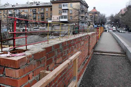 Мосту Коцебу очнулся от затяжной зимней спячки (фоторепортаж)