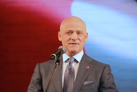 Милым женщинам к 8 Марта: цветы, поздравления и концерт Билык (фоторепортаж) 