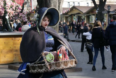 Сегодня многие одесситы стали «жертвами» праздничной «агрессии» (фоторепортаж) 