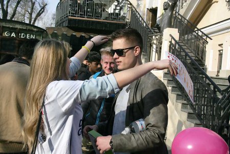 Сегодня многие одесситы стали «жертвами» праздничной «агрессии» (фоторепортаж) 