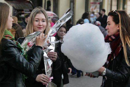 Сегодня многие одесситы стали «жертвами» праздничной «агрессии» (фоторепортаж) 