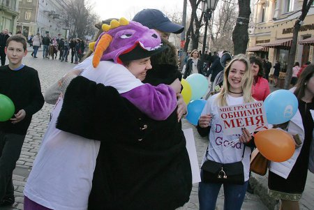 Сегодня многие одесситы стали «жертвами» праздничной «агрессии» (фоторепортаж) 