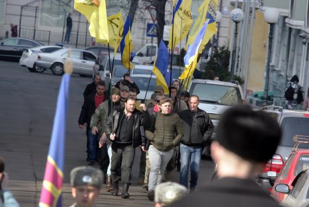 В день рождения Кобзаря к его монументу в парке Шевченко легли цветы (фоторепортаж)