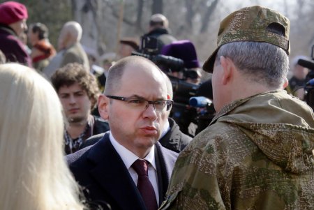 В день рождения Кобзаря к его монументу в парке Шевченко легли цветы (фоторепортаж)
