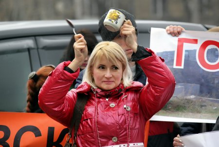 Под стенами Одесской ОГА прошел митинг инвесторов недостроев (фоторепортаж)