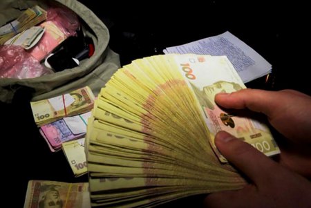 В состав группы грабителей инкассаторского автомобиля входил и охранник инкассаторской фирмы (фото)