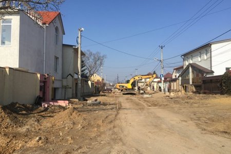 Продолжается капитальный ремонт улицы Толбухина (фото)