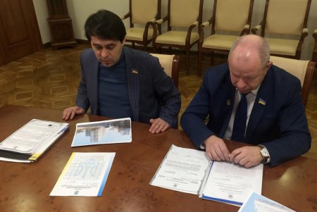 Недострой в Черноморске: губернатор усадил за стол переговоров всех участников конфликта (фото)