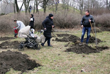 Парк Победы «омолодили» (фоторепортаж)