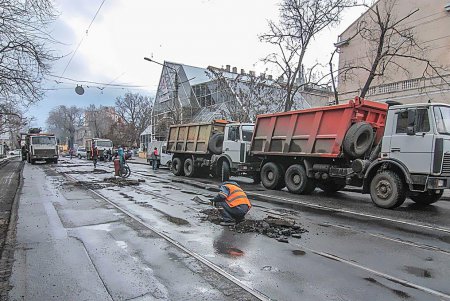 Одесса переживает большие дорожно-ремонтные работы (фоторепортаж)