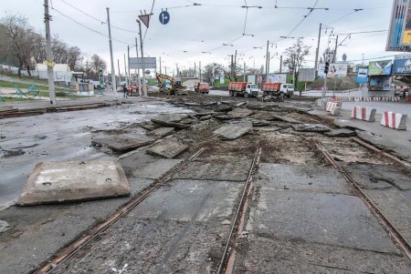 Одесса переживает большие дорожно-ремонтные работы (фоторепортаж)