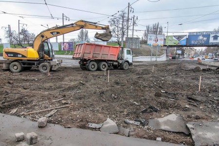 Одесса переживает большие дорожно-ремонтные работы (фоторепортаж)