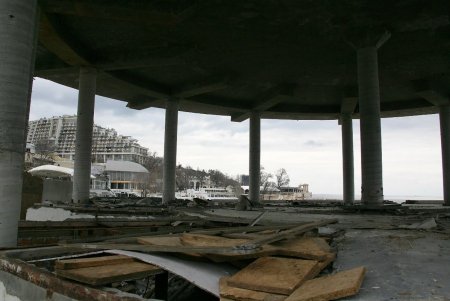 Одесская Аркадия готовится к новому сезону (фоторепортаж)