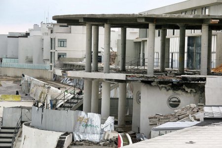 Одесская Аркадия готовится к новому сезону (фоторепортаж)