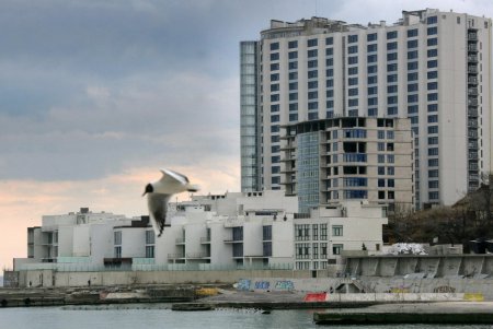 Одесская Аркадия готовится к новому сезону (фоторепортаж)