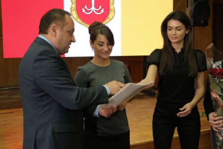 Одесским очередникам вручили ордера на квартиры (фото)