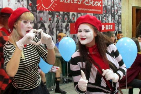 «Поплыли!»: в Одессе стартовал седьмой Международный фестиваль клоунов и мимов «Комедиада» (фото)