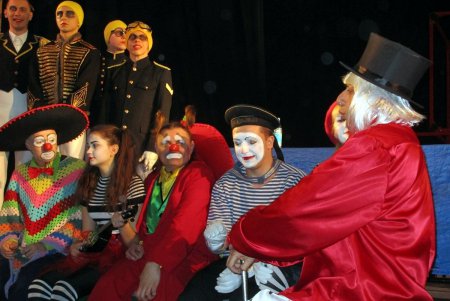 «Поплыли!»: в Одессе стартовал седьмой Международный фестиваль клоунов и мимов «Комедиада» (фото)