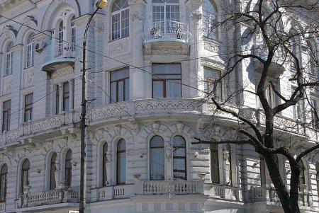 Шедевральный дом с балконом-рекордсменом (фотопрогулка)
