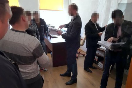СБУ разоблачила в Одесской области таможенников на «серой» схеме легализации авто (фото) 