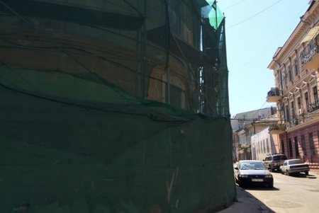 Начались работы по ремонту фасадов зданий в исторической части города (фото)