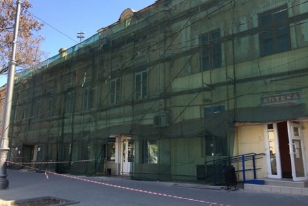 Начались работы по ремонту фасадов зданий в исторической части города (фото)
