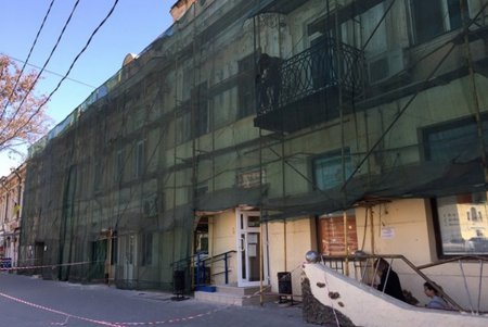 Начались работы по ремонту фасадов зданий в исторической части города (фото)