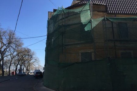 Начались работы по ремонту фасадов зданий в исторической части города (фото)