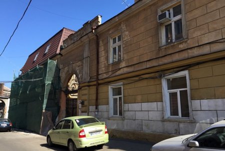 Начались работы по ремонту фасадов зданий в исторической части города (фото)
