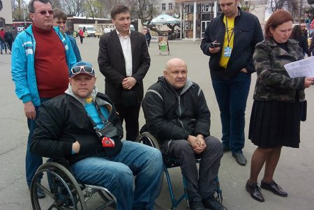 В Одессе проверили наличие безбарьерной среды в районе Железнодорожного вокзала (фото)