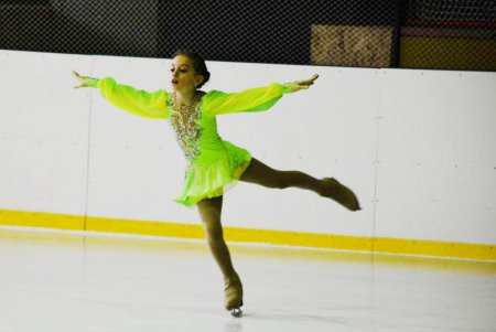 В Одессе проходит финал детских всеукраинских соревнований по фигурному катанию (фото)