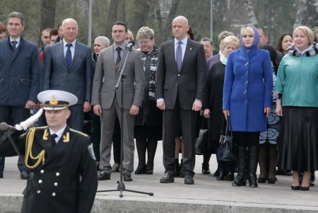 На Аллею Славы встал Почетный караул (фоторепортаж)