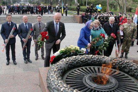 На Аллею Славы встал Почетный караул (фоторепортаж)