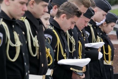 На Аллею Славы встал Почетный караул (фоторепортаж)